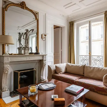 Veeve - Artistic In Pigalle